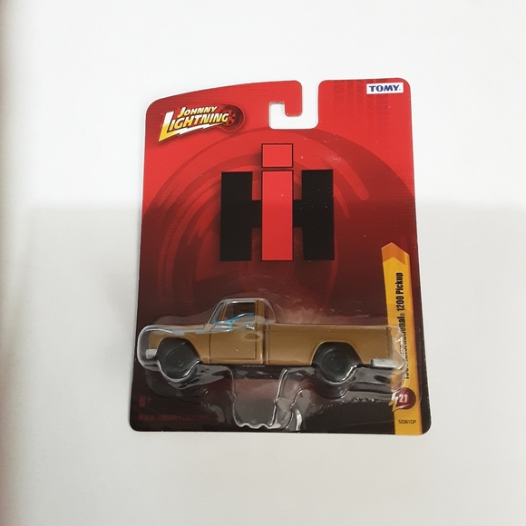JOHNNY LIGHTNING 1965 INTERNATIONAL 1200 PICKUP NEW